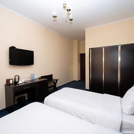14 Floor Hotel Erivan Zimmer foto