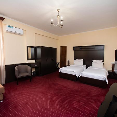14 Floor Hotel Erivan Zimmer foto