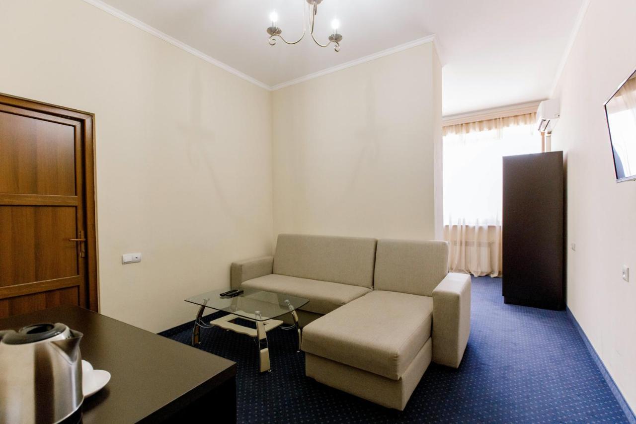14 Floor Hotel Erivan Exterior foto