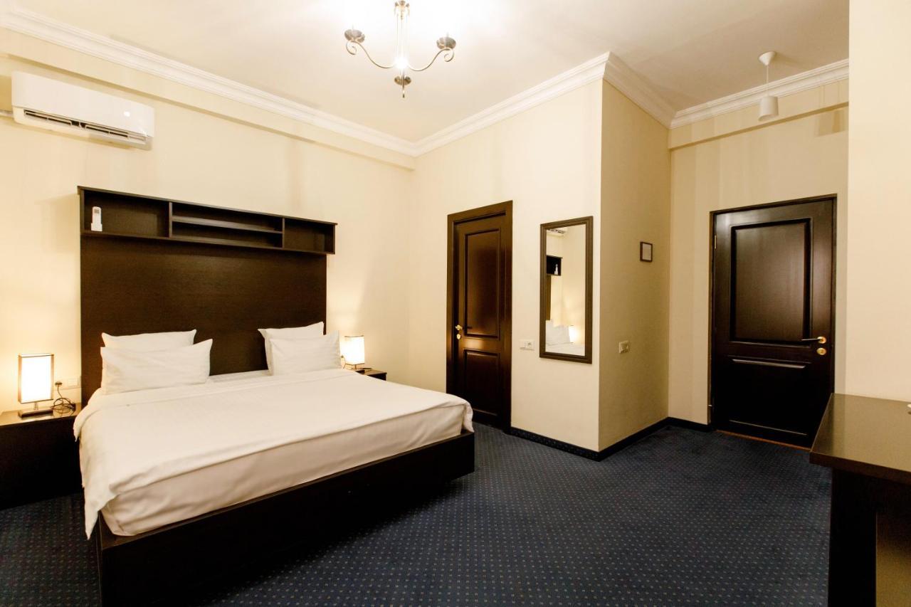 14 Floor Hotel Erivan Exterior foto