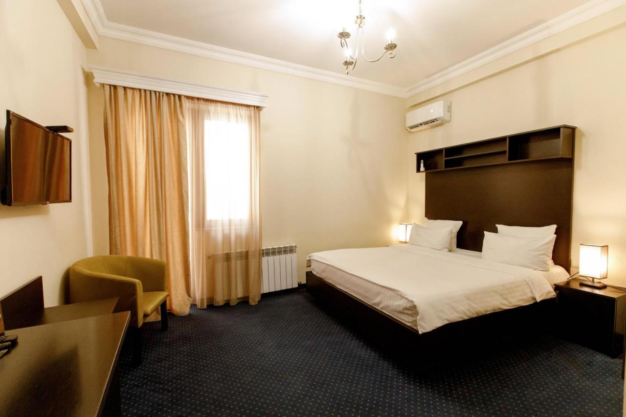 14 Floor Hotel Erivan Exterior foto