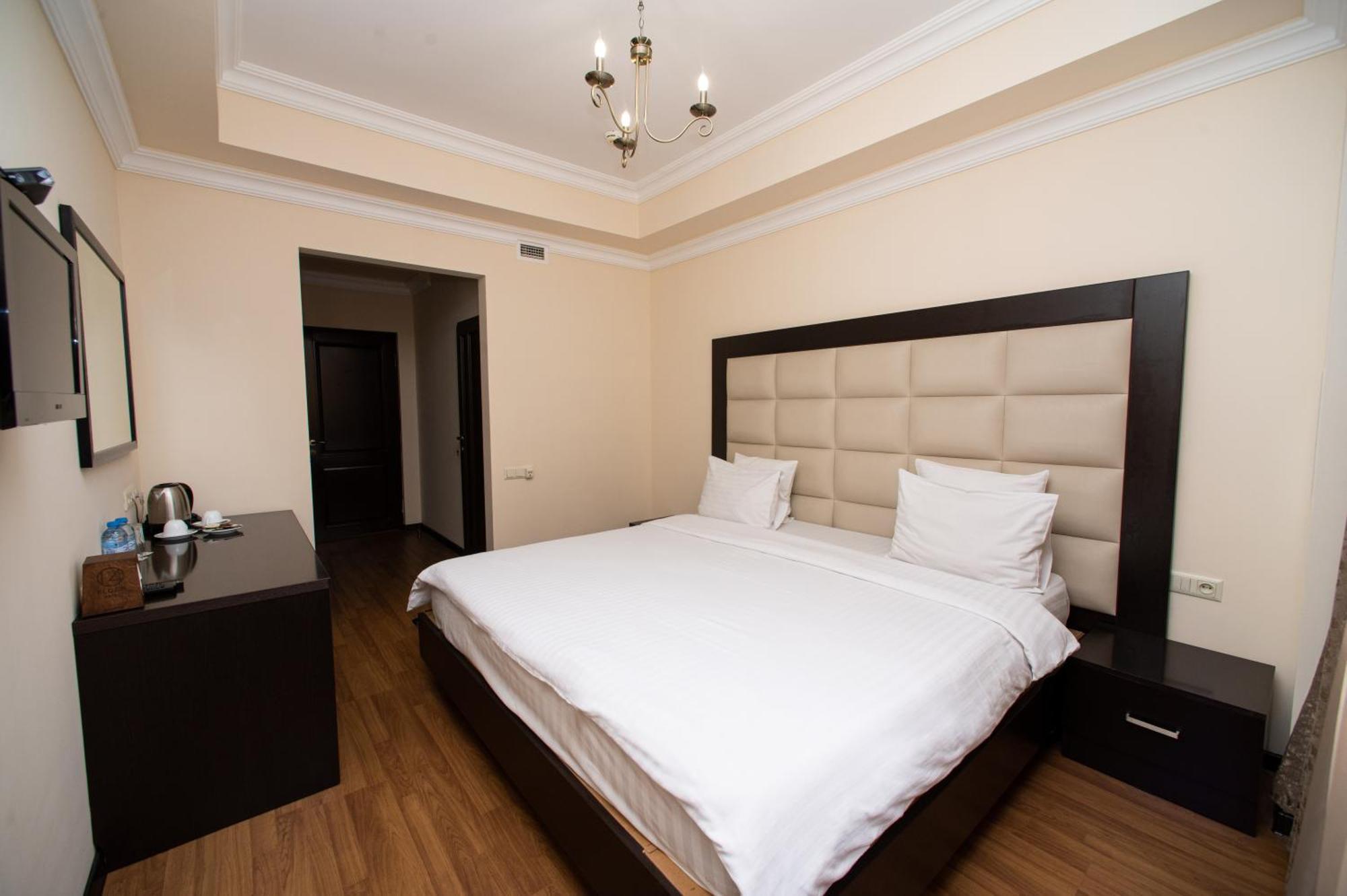 14 Floor Hotel Erivan Exterior foto