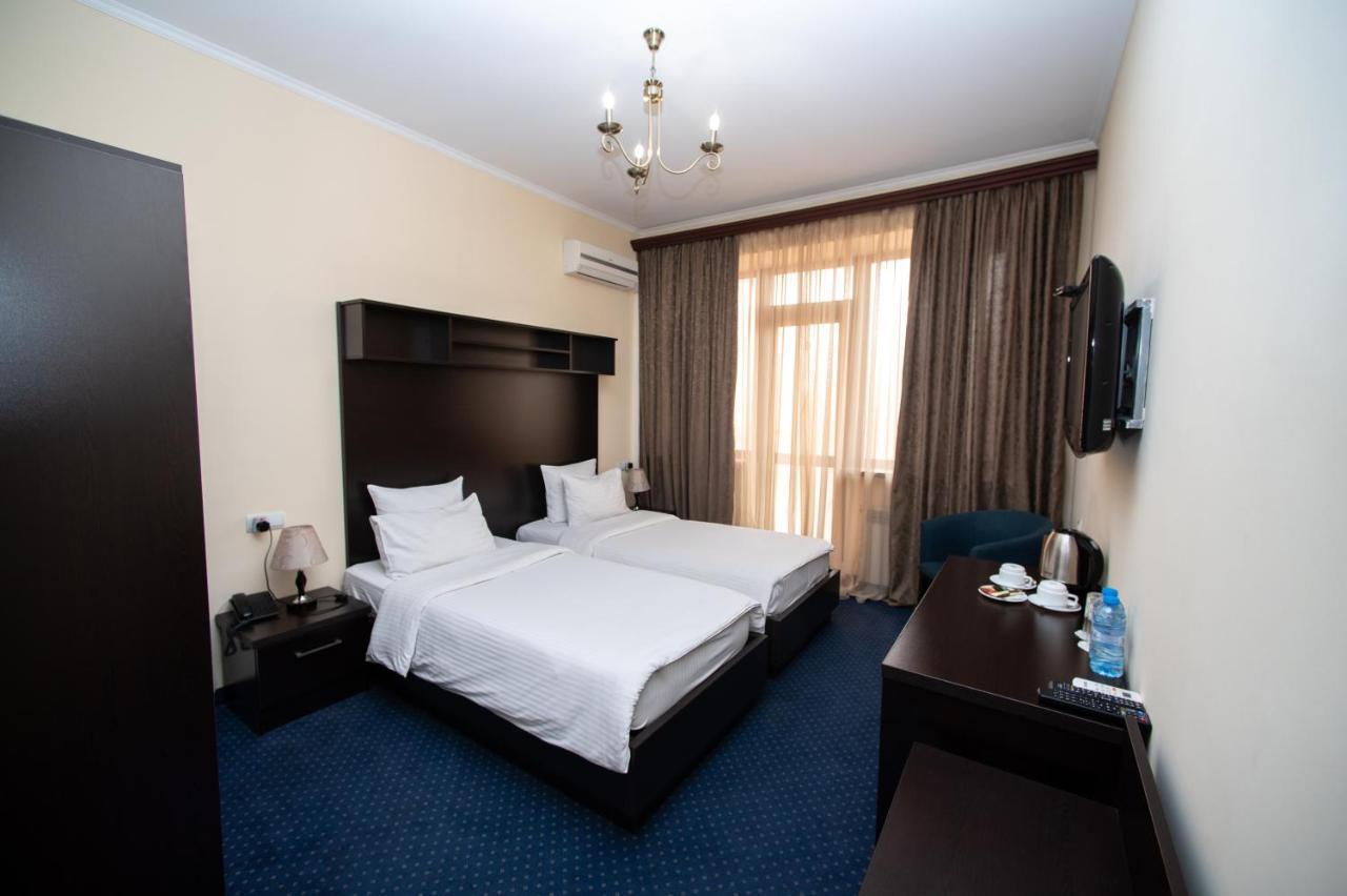 14 Floor Hotel Erivan Exterior foto