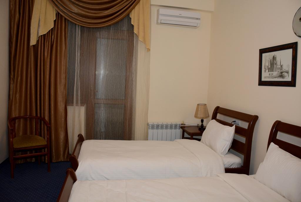 14 Floor Hotel Erivan Exterior foto