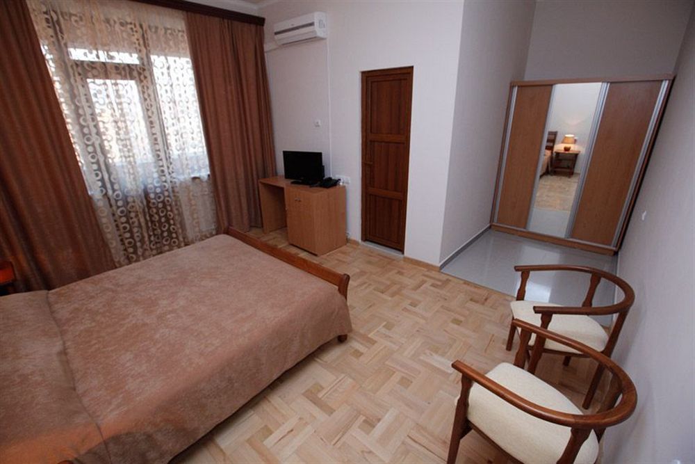 14 Floor Hotel Erivan Exterior foto