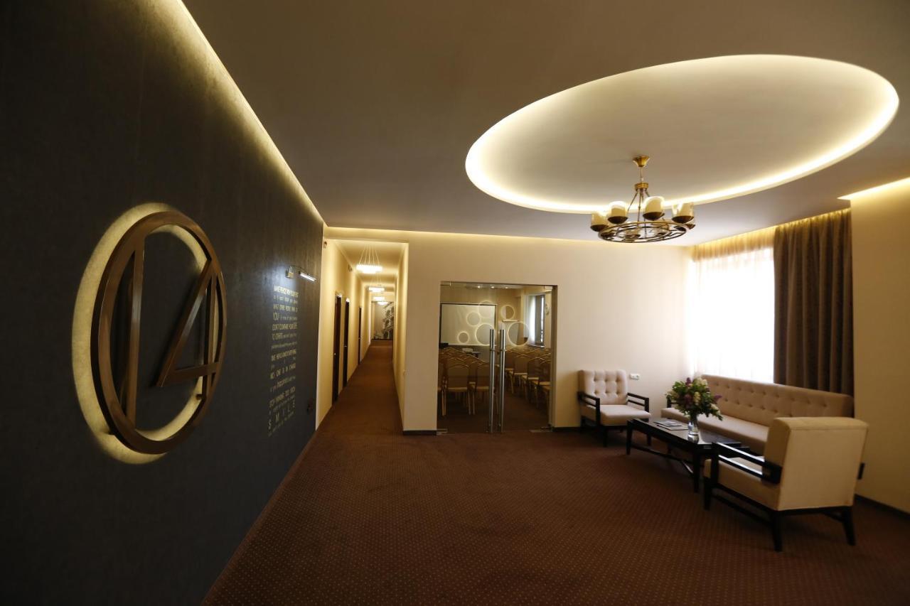 14 Floor Hotel Erivan Exterior foto